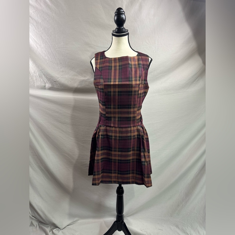 Plaid Pleated Sleeveless Dress - Picture 6 of 7